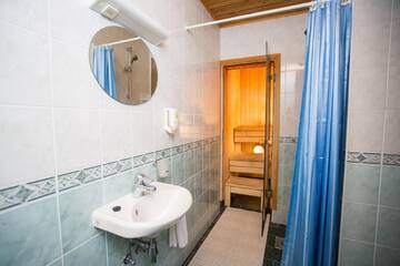 Фото номера Люкс с 1 спальней и сауной Мини-отель Katariina Guesthouse г. Раквере 8